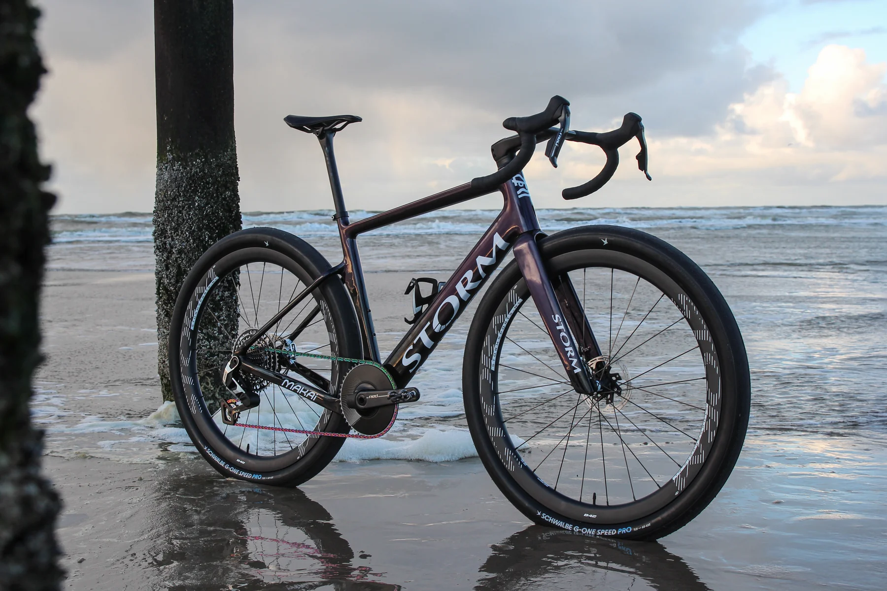 NIEUW: Storm Makai | Beach & Gravel